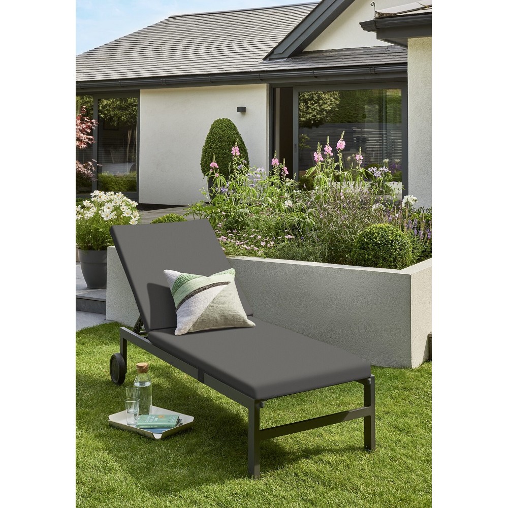 TITCHWELL SUNLOUNGER & CUSHION